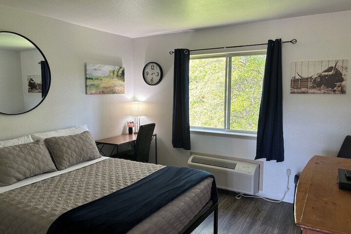 Room 93 of 158