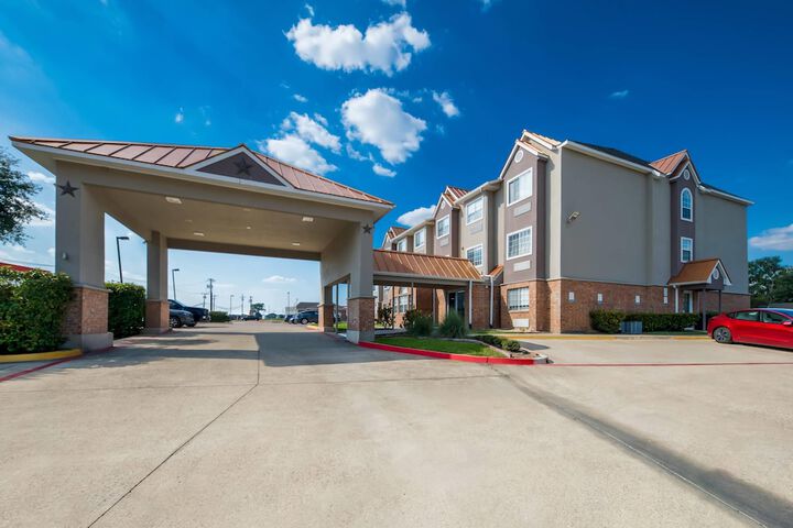 Quality Inn & Suites North Mesquite I-30
