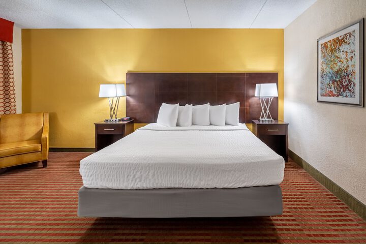 Room 13 of 83
