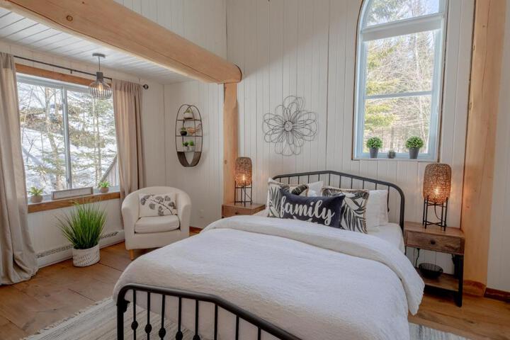Breathtaking log house with HotTub - Winter paradise in Tremblant