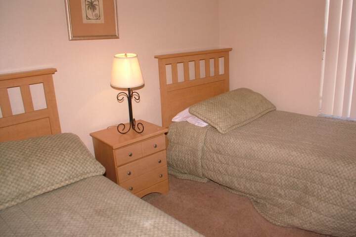 Room 16 of 18