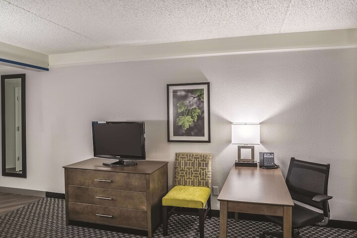 Room 13 of 44