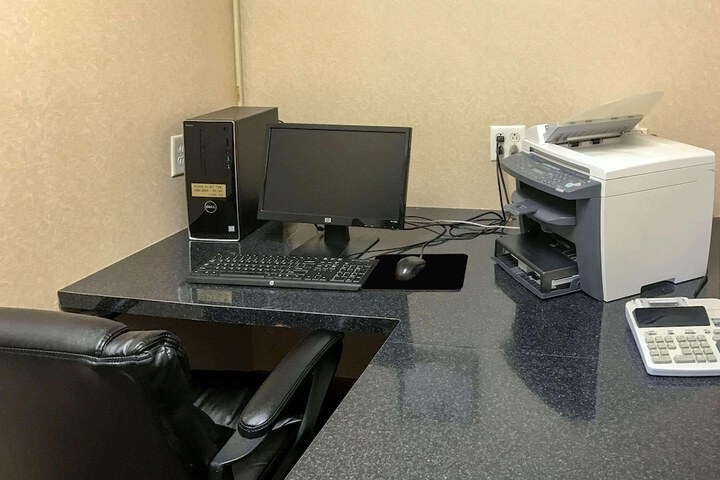 Business Center 35 of 36
