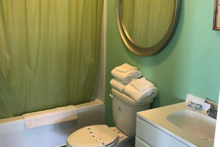 Room 10 of 37