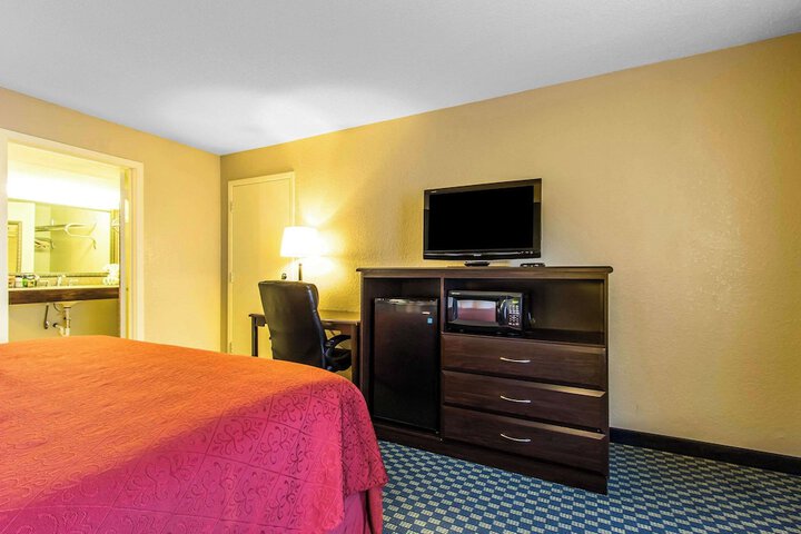 Room 19 of 32