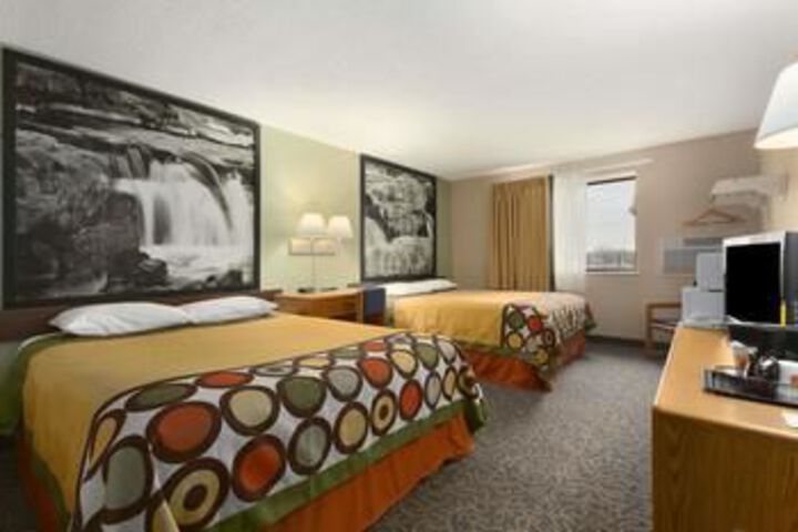 Super 8 Sioux Falls Near Convention Center