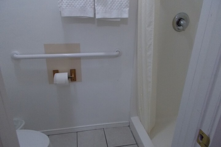 Room 9 of 11