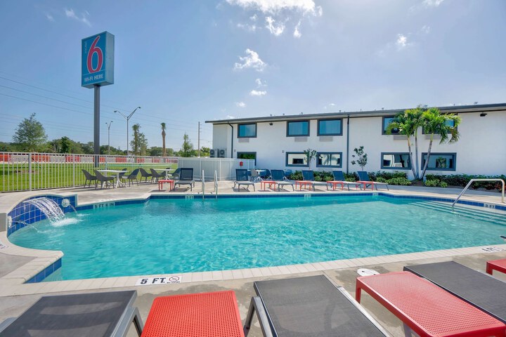 Pool 6 of 21