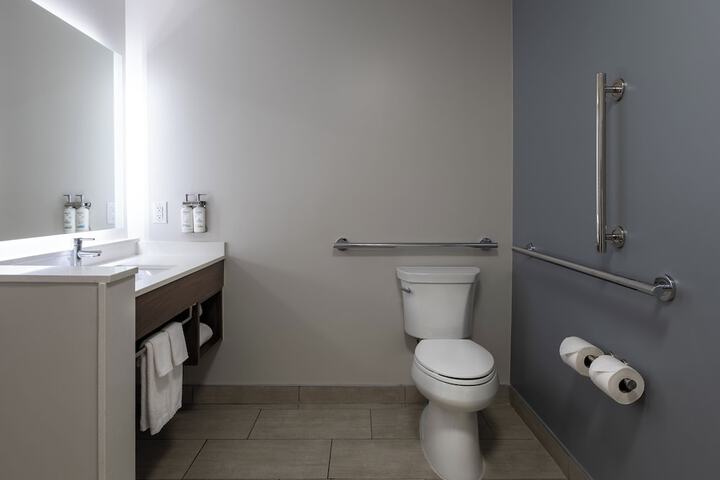 Holiday Inn Express & Suites Greenwood Mall by IHG