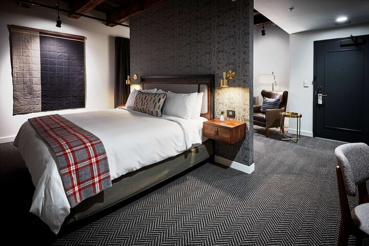 Room 34 of 52