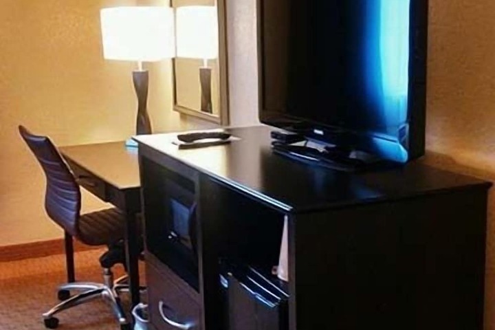 Room 4 of 14