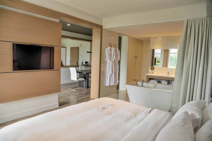 Room 26 of 54