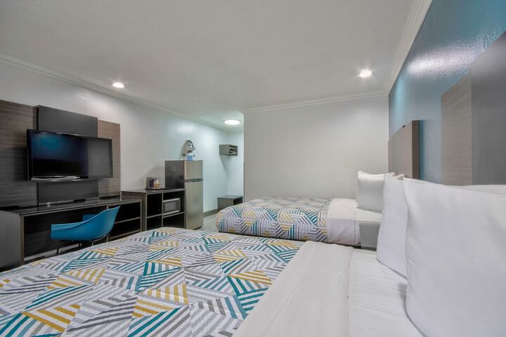 Room 33 of 35