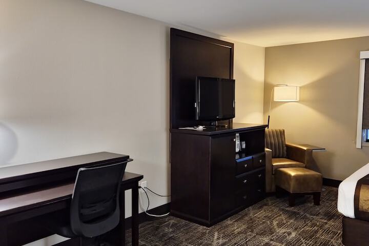 Room 72 of 115