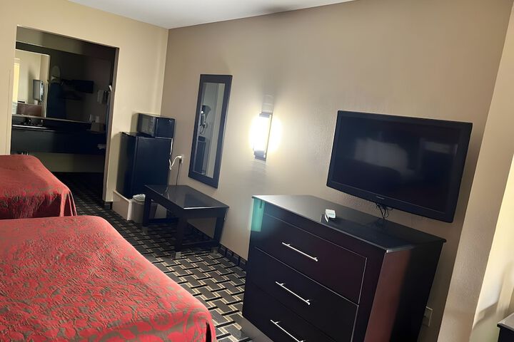 Room 8 of 35