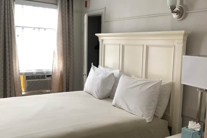 Room 176 of 183