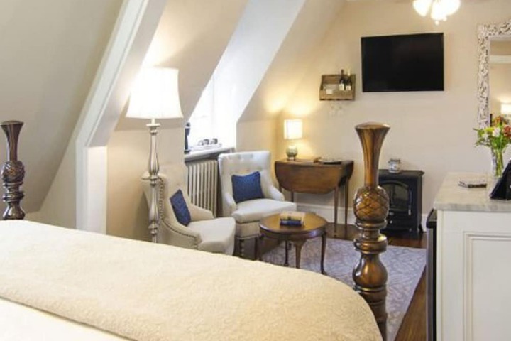 Hillbrook Inn