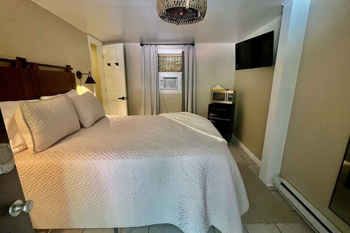 Room 73 of 112