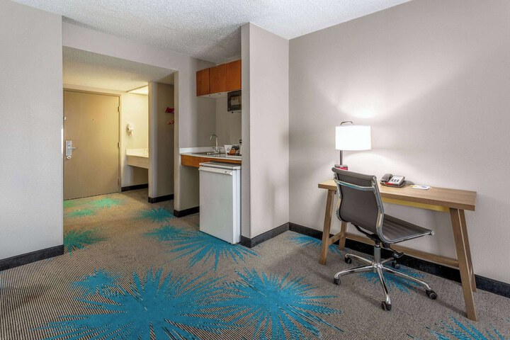 Room 35 of 43