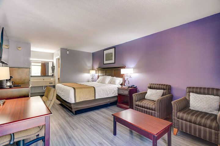 Room 15 of 28