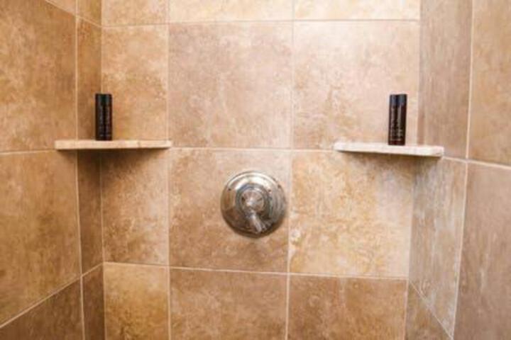 Stylish Apartment in Malden. 20 min from Boston