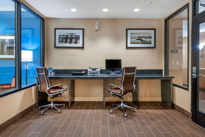 Business Center 56 of 56