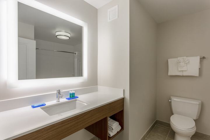 Room 35 of 52