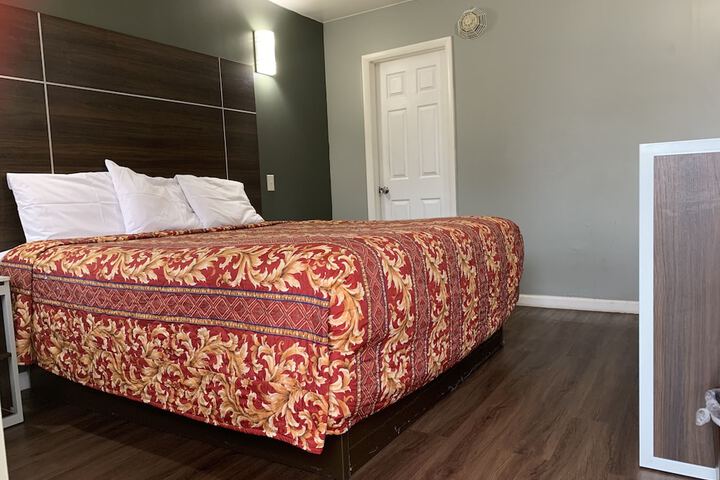 Room 21 of 30