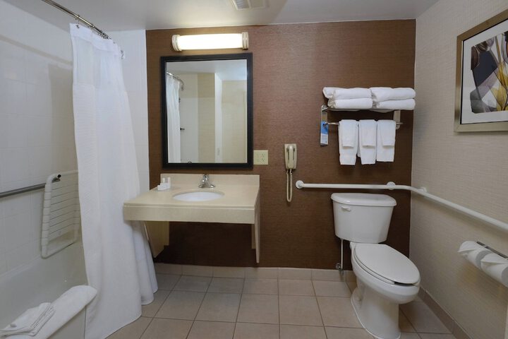 Room 14 of 35