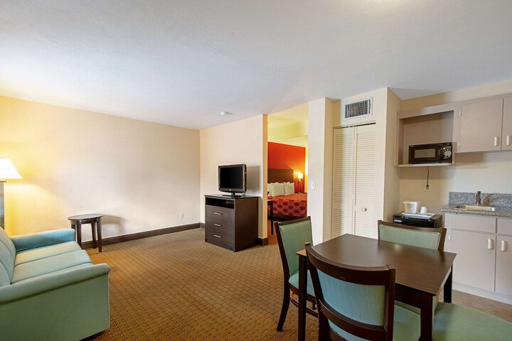 Room 26 of 28