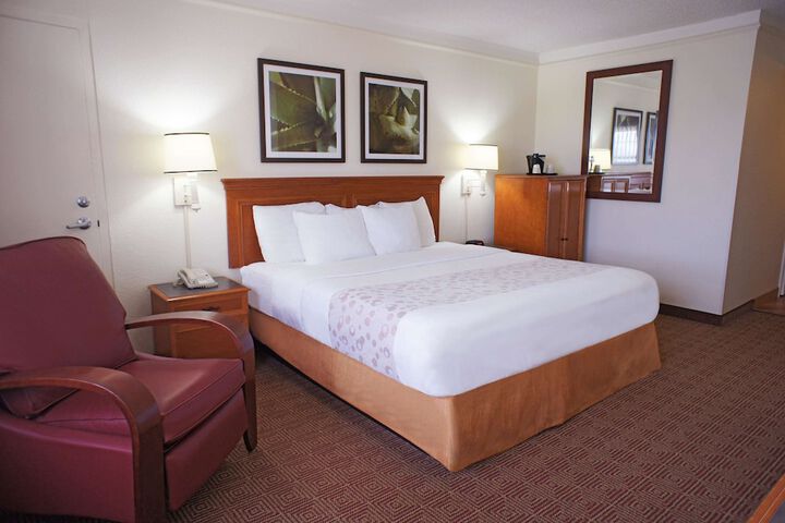 Room 8 of 24
