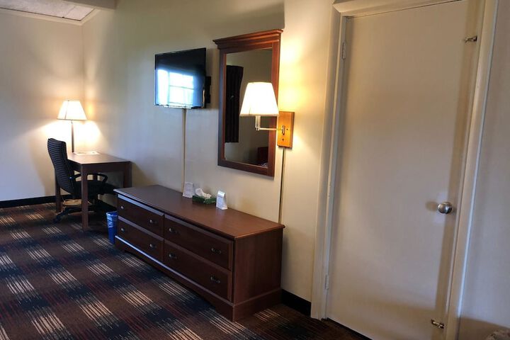 Red Carpet Inn North Syracuse