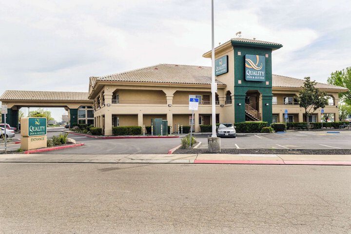 Hotel 3 of 27