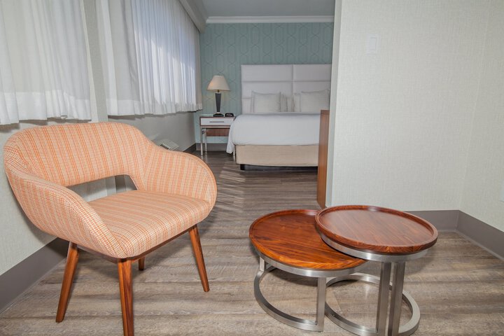 Room 38 of 76
