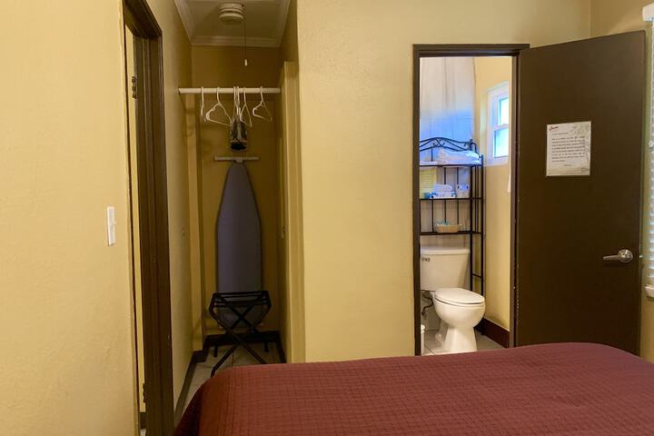 Room 43 of 79