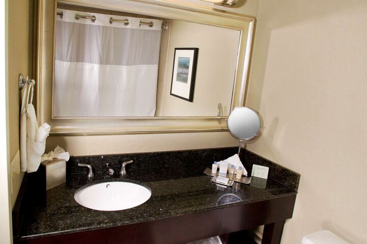 DOUBLETREE BY HILTON NORWALK