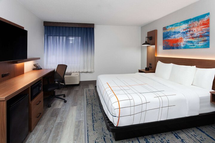 Room 28 of 42