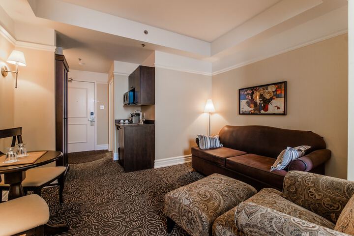 Le St-Martin Hotel & Suites Laval