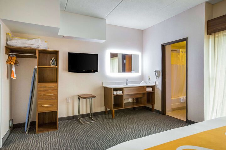 Room 16 of 34