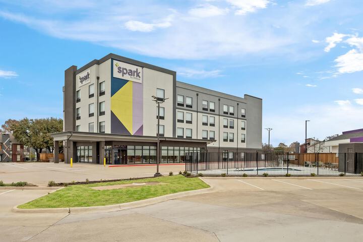 Spark by Hilton Garland Dallas East