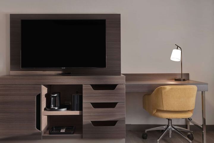 Room 37 of 47