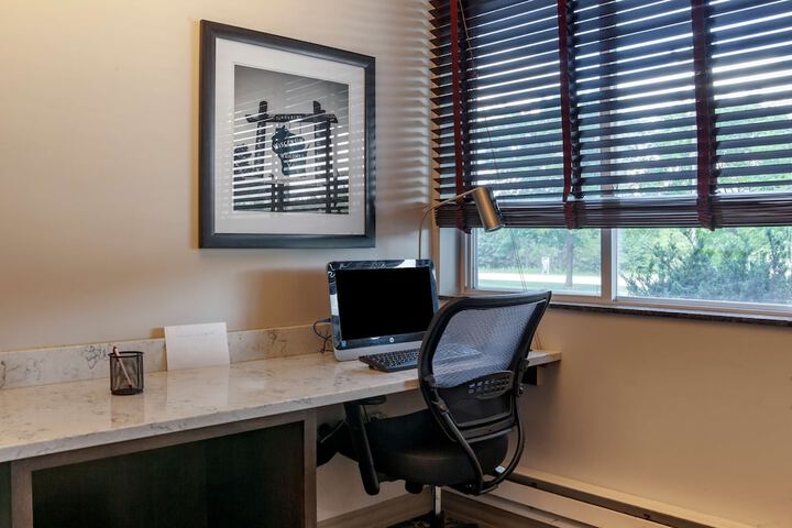 Business Center 42 of 44
