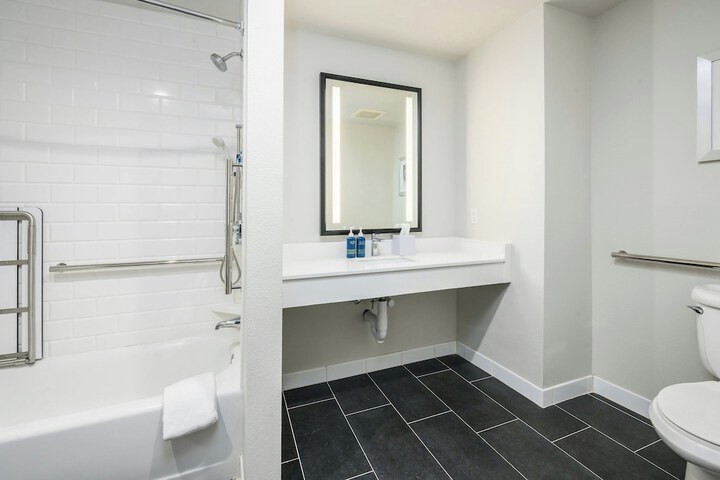 Four Points by Sheraton Bedford Manchester Airport