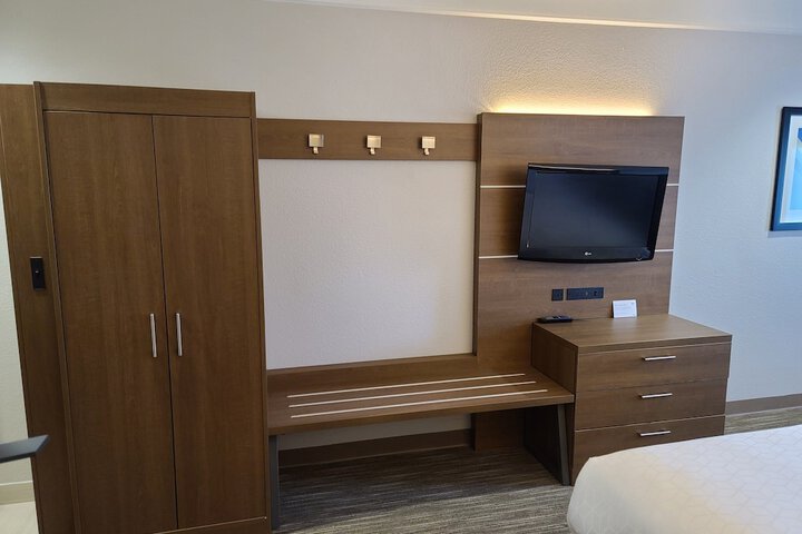 Room 13 of 63