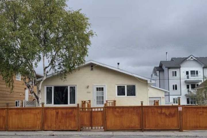 YK Aurora B & B