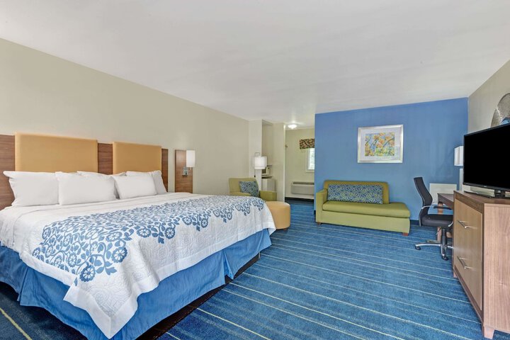 Room 14 of 21