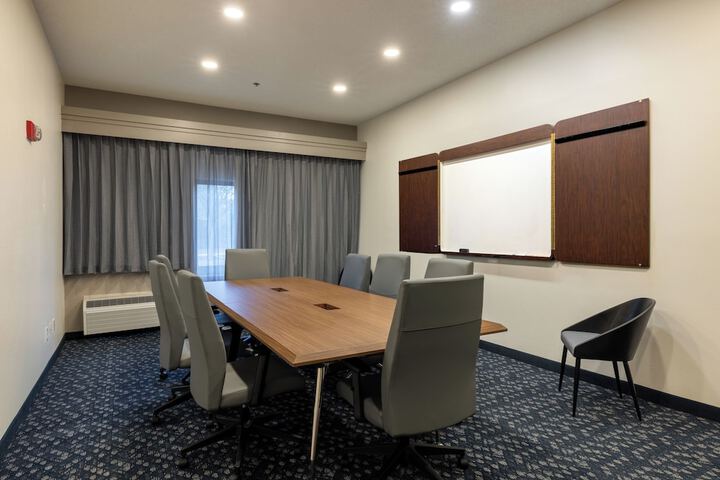 Courtyard by Marriott North Charleston Airport / Coliseum