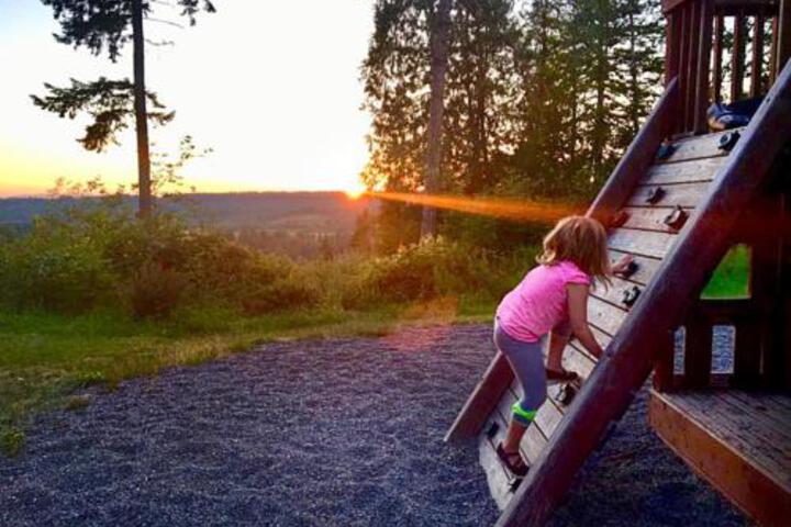 Chehalis Camping Resort Bunkhouse Cabin 6