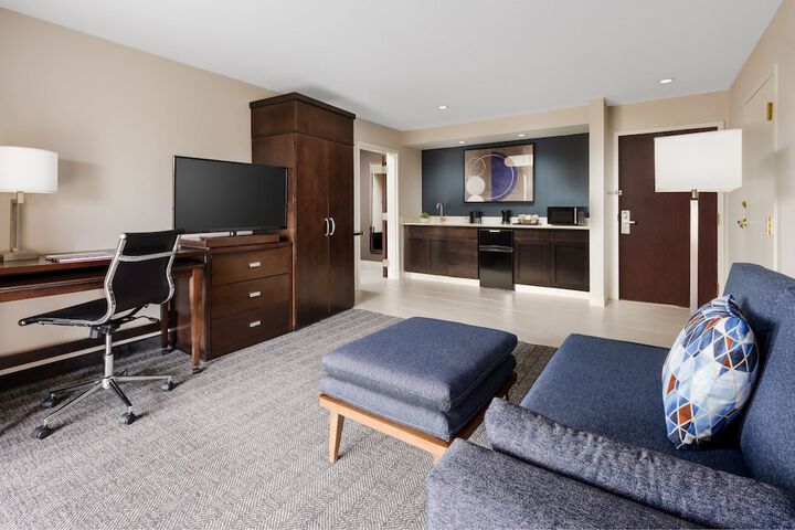 Courtyard by Marriott Manchester - Boston Regional Airport