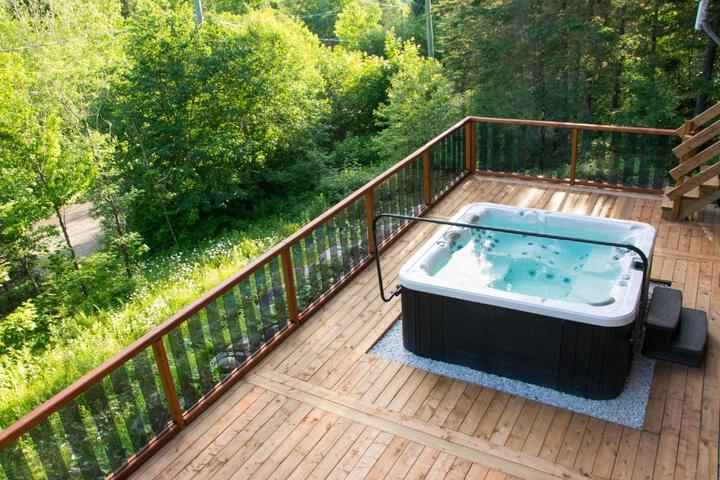 Breathtaking log house with HotTub - Winter paradise in Tremblant